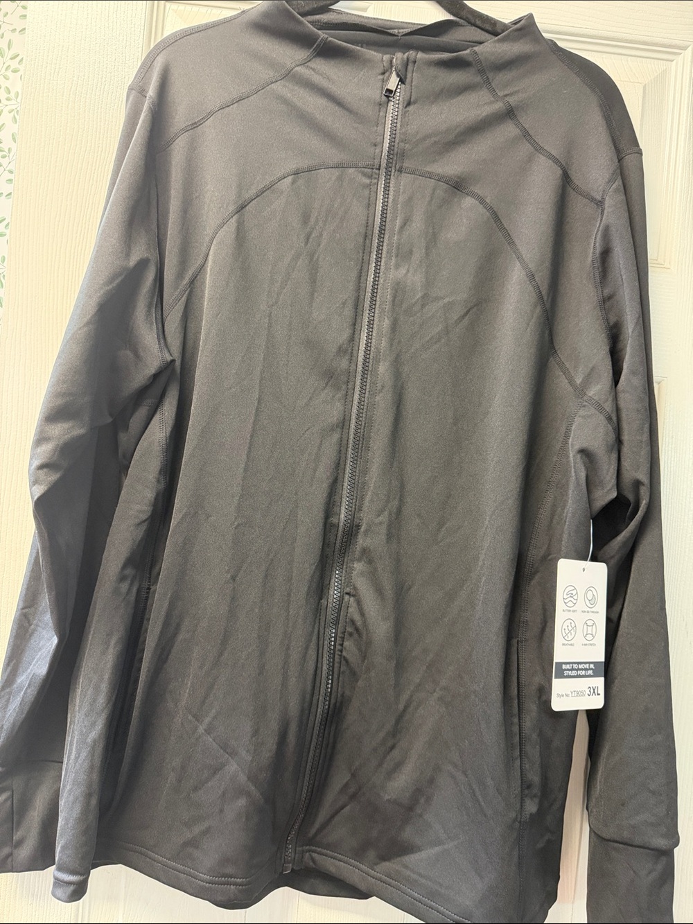 Woman’s Black Full-Zip Lightweight Jacket